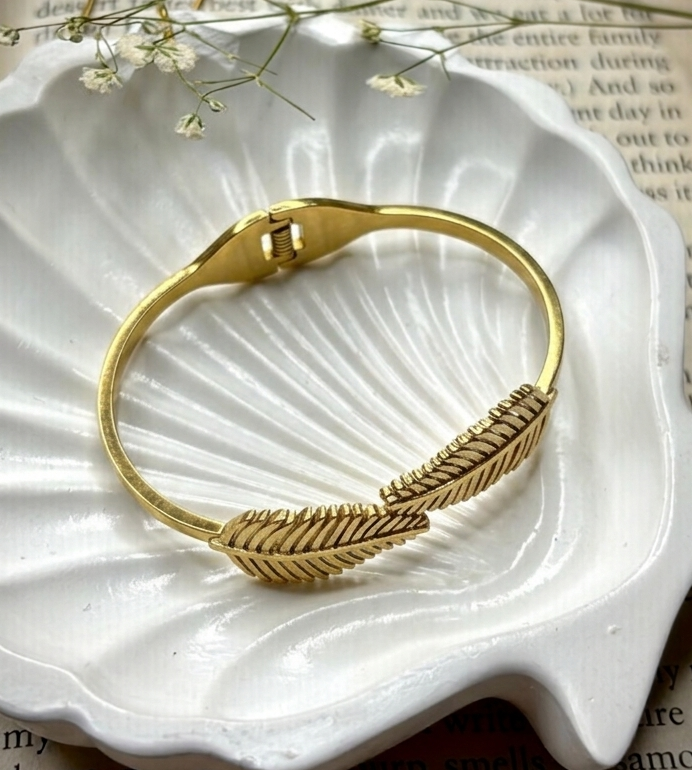 Leaf Themed Bracelet